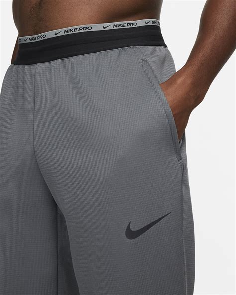 nike thermohose herren|Nike therma fit jacket.